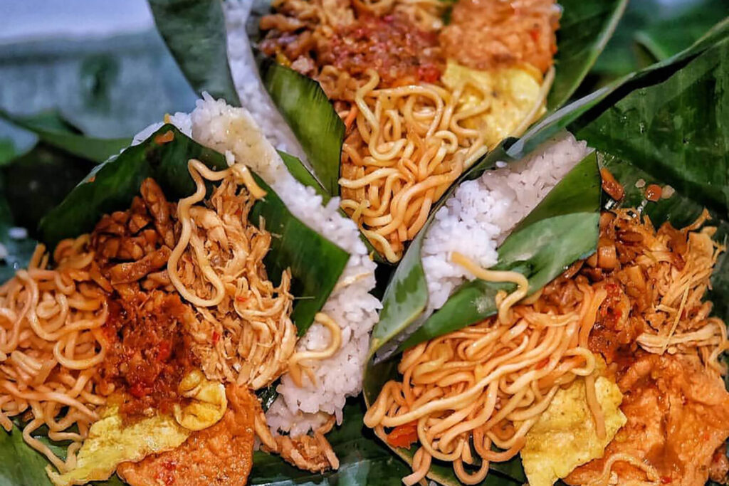 nasi jinggo balinese cheapest street food but tasty